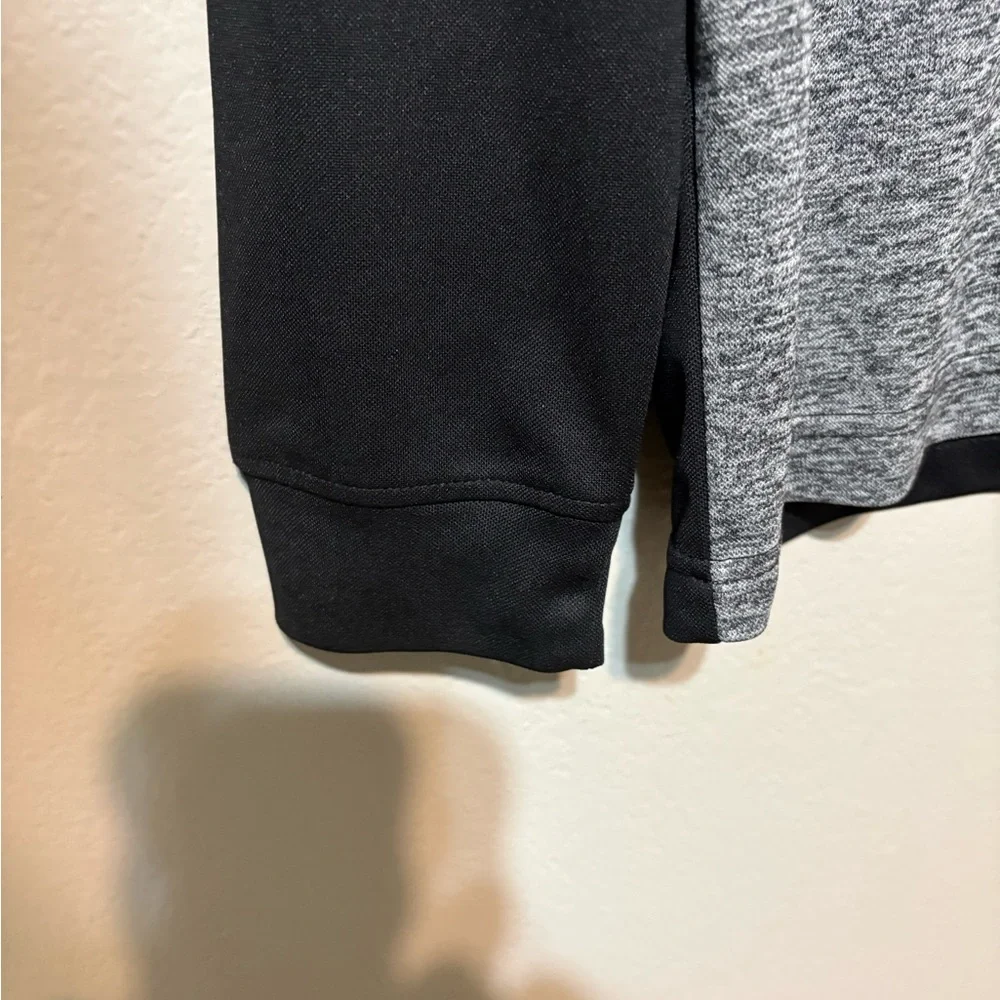 adidas Golf Gray & Black Lightweight long sleeve Quarter-Zip Pullover size L